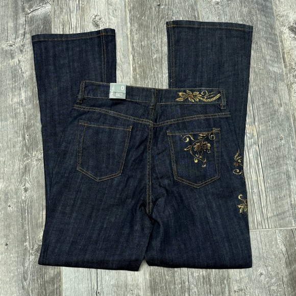 NWT! CHICO’S PLATINUM EMBROIDERED FLARE LEG JEANS LADIES SIZE 1 (=8 MISSY’S) - Picture 6 of 8